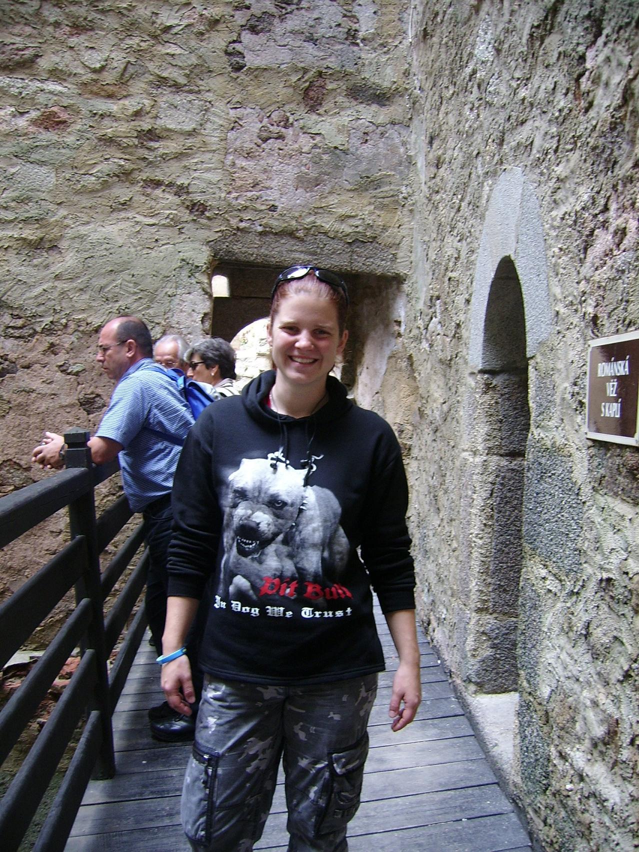 Dominika vystavni postoj.JPG